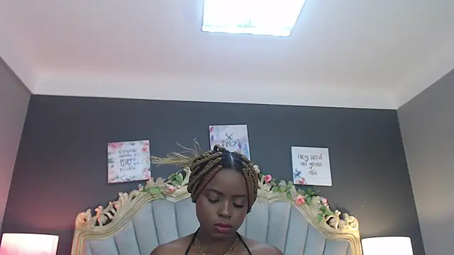 LindaBird online show from 02-21-25, 07:32