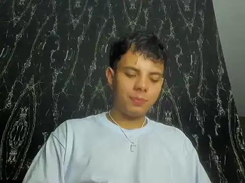 Snapshot of Alessandro_1610 chatting on 03-13-26, 05:25 Alessandro 1610 online show from 03-13-26, 05:25