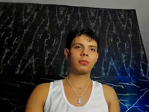 Snapshot of Alessandro_1610 chatting on 03-18-26, 03:31 Alessandro 1610 online show from 03-18-26, 03:31