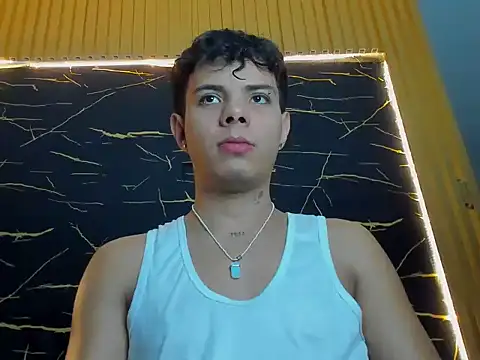 Snapshot of Alessandro_1610 chatting on 03-22-26, 05:22 Alessandro 1610 online show from 03-22-26, 05:22