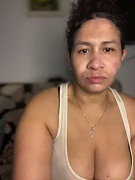 Snapshot of Carola-Ross chatting on 07-06-26, 11:51 Carola-Ross online show from 07-06-26, 11:51