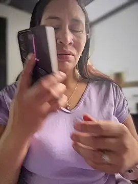 Snapshot of Carola-Ross chatting on 08-08-26, 01:46 Carola-Ross online show from 08-08-26, 01:46