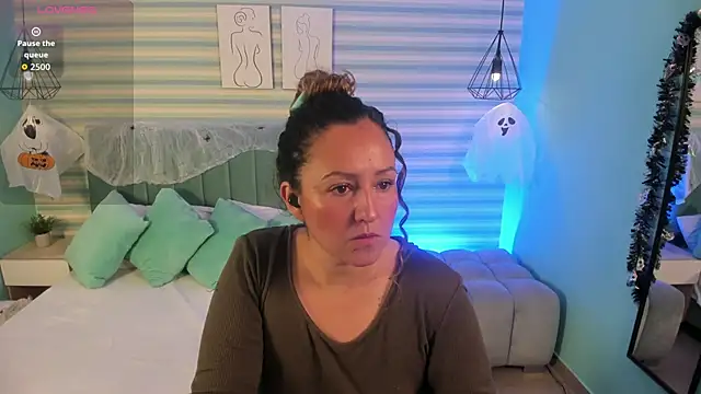 abby apple online show from 10-20-25, 01:33