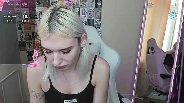 Snapshot of EvelinaLuu chatting on 01-17-26, 03:55 EvelinaLuu online show from 01-17-26, 03:55