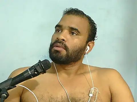 Snapshot of YOX22 chatting on 04-18-26, 09:48 YOX22 online show from 04-18-26, 09:48