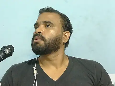 Snapshot of YOX22 chatting on 05-02-26, 04:17 YOX22 online show from 05-02-26, 04:17