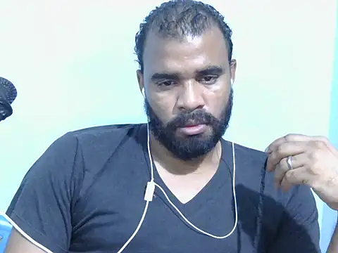 Snapshot of YOX22 chatting on 05-03-26, 02:39 YOX22 online show from 05-03-26, 02:39