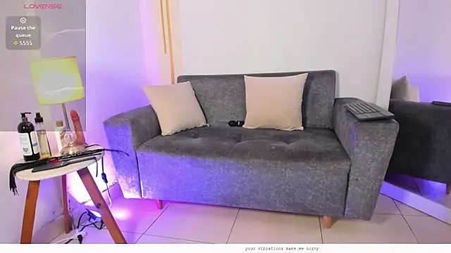 Snapshot of Emylyjonhs chatting on 03-04-26, 11:33 Emylyjonhs online show from 03-04-26, 11:33