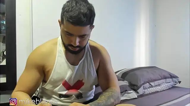 mikeblaree online show from 10-31-25, 02:51