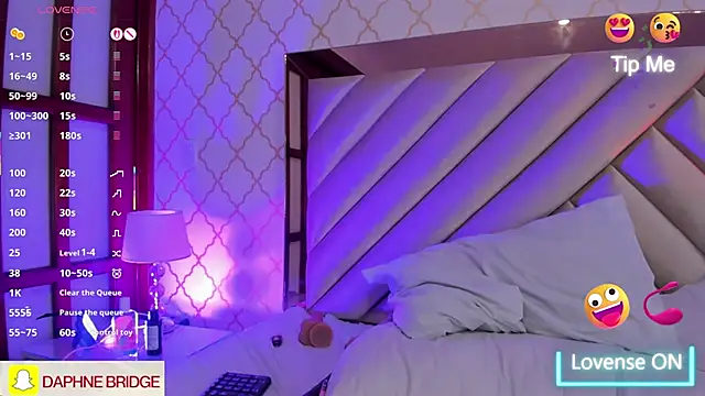 daphneebridge online show from 09-28-25, 08:52