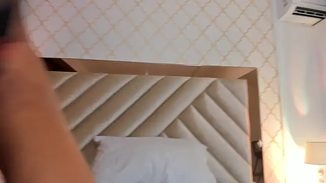 daphneebridge online show from 10-18-25, 08:31