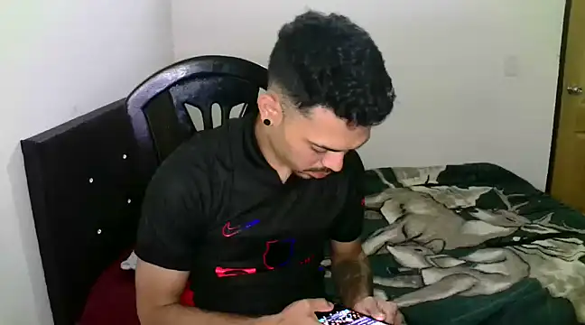 Snapshot of chocolatino16 chatting on 03-06-25, 04:52 chocolatino16 online show from 03-06-25, 04:52