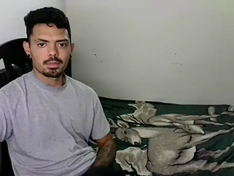 Snapshot of chocolatino16 chatting on 03-20-25, 02:19 chocolatino16 online show from 03-20-25, 02:19