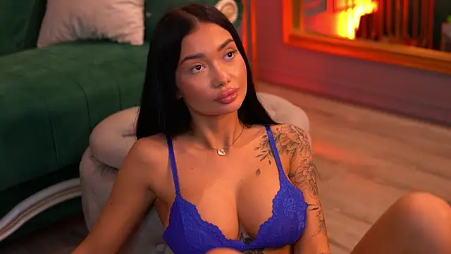 Snapshot of SashaFerrera chatting on 03-09-25, 01:46 SashaFerrera online show from 03-09-25, 01:46