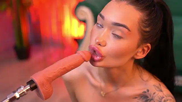 Snapshot of SashaFerrera chatting on 03-10-25, 12:51 SashaFerrera online show from 03-10-25, 12:51