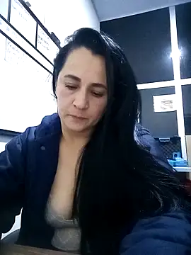 Alanna 11 online show from 10-13-25, 04:23