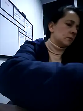 Alanna 11 online show from 10-21-25, 06:36