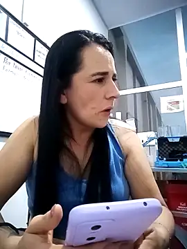 Alanna 11 online show from 10-26-25, 10:47