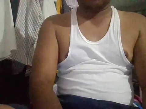 Snapshot of Mohan_Patel_35 chatting on 10-07-25, 04:37 Mohan Patel 35 online show from 10-07-25, 04:37