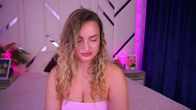 LindsieGreyy online show from 10-19-25, 07:20