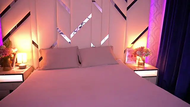 LindsieGreyy online show from 05-07-26, 12:54