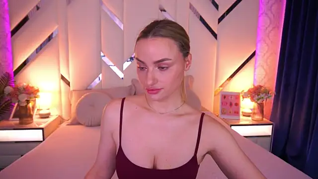 LindsieGreyy online show from 05-16-26, 06:43