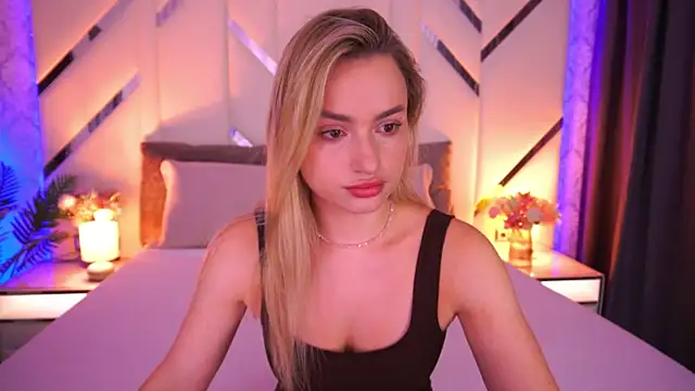 LindsieGreyy online show from 07-02-26, 06:08