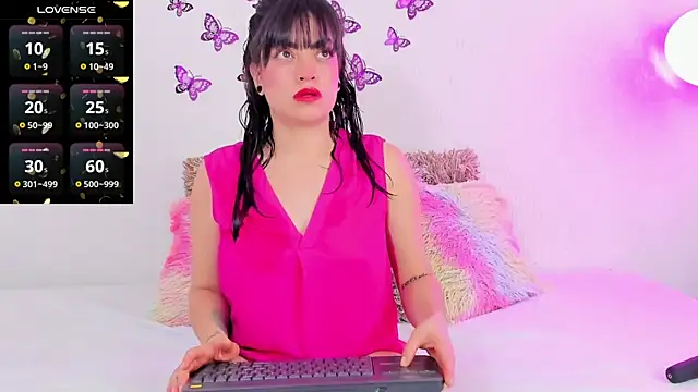 Snapshot of emily_jk chatting on 03-03-26, 12:22 emily jk online show from 03-03-26, 12:22