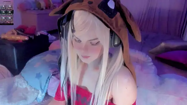 Snapshot of Angelica_Reborn chatting on 10-05-25, 01:04 Angelica Reborn online show from 10-05-25, 01:04