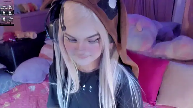 Snapshot of Angelica_Reborn chatting on 10-24-25, 03:36 Angelica Reborn online show from 10-24-25, 03:36