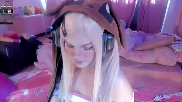 Snapshot of Angelica_Reborn chatting on 10-25-25, 08:14 Angelica Reborn online show from 10-25-25, 08:14