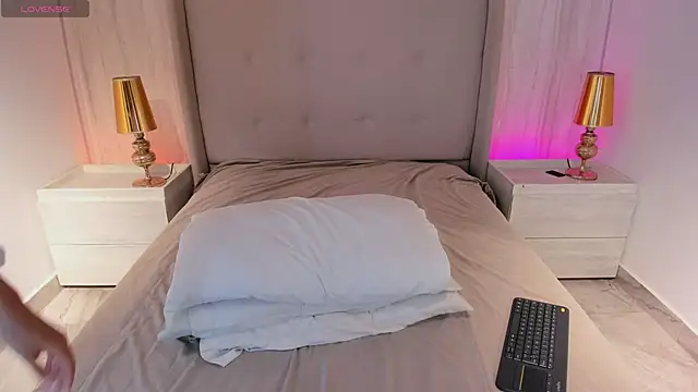 Snapshot of emmiily_z chatting on 03-15-26, 08:26 emmiily z online show from 03-15-26, 08:26