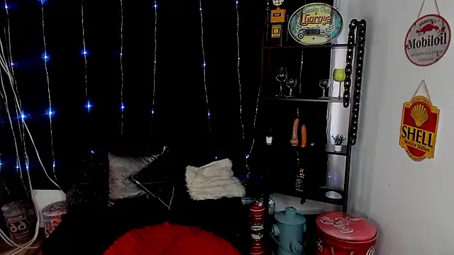 Snapshot of anuvyz_miller_ chatting on 03-18-26, 12:52 anuvyz miller online show from 03-18-26, 12:52