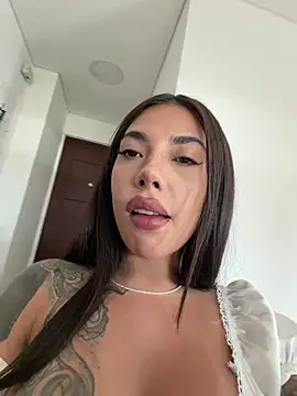 KarolVega- online show from 03-12-26, 05:08