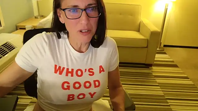 MrsJanetM online show from 05-24-26, 05:45