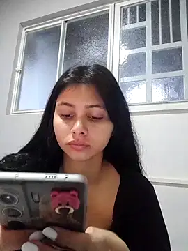 CHLOE ISABELL online show from 09-18-25, 05:15