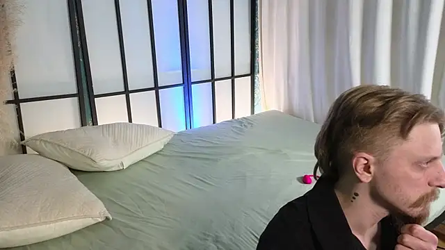 Saint Vicious online show from 03-22-25, 08:26