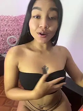 Snapshot of Lynda_Bonnie chatting on 05-16-26, 04:28 Lynda Bonnie online show from 05-16-26, 04:28
