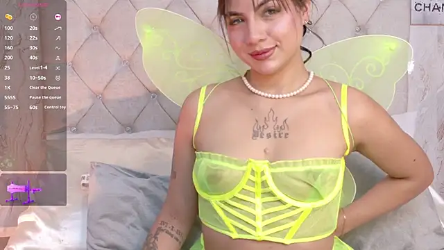 Snapshot of Mia_Neilld chatting on 10-26-25, 03:45 Mia Neilld online show from 10-26-25, 03:45