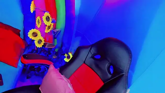 emelly horny  online show from 09-13-25, 07:13