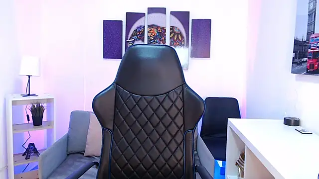 Snapshot of Katelady chatting on 10-27-25, 11:03 Katelady online show from 10-27-25, 11:03