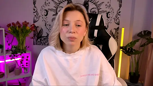 EllySunlover online show from 03-13-25, 03:11