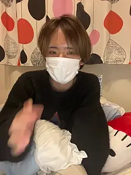 Snapshot of makitoru chatting on 02-21-25, 10:28 makitoru online show from 02-21-25, 10:28
