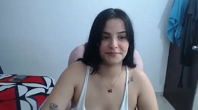 Snapshot of atenea_02_love chatting on 02-27-25, 06:18 atenea 02 love online show from 02-27-25, 06:18