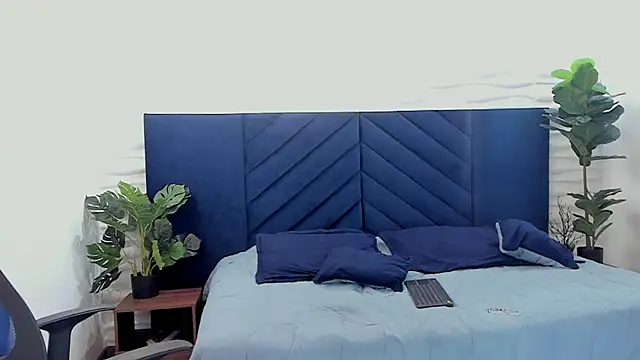 Georgina Palacios  online show from 02-20-25, 10:05