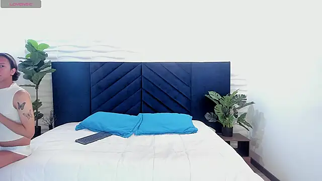 Georgina Palacios  online show from 02-24-25, 05:43