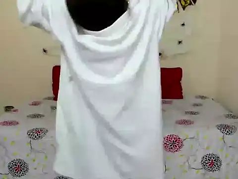 Snapshot of veronicamiller22 chatting on 10-07-25, 11:46 veronicamiller22 online show from 10-07-25, 11:46