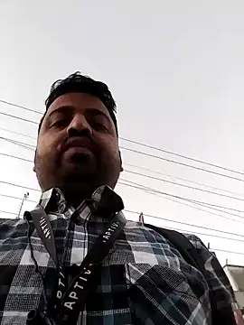 Snapshot of Vij717 chatting on 02-14-25, 01:34 Vij717 online show from 02-14-25, 01:34
