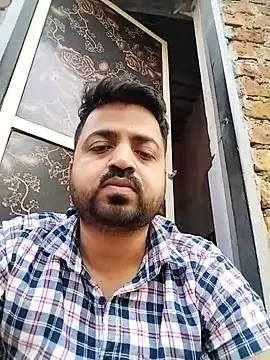 Snapshot of Vij717 chatting on 03-15-25, 05:04 Vij717 online show from 03-15-25, 05:04