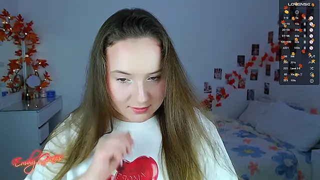 Snapshot of EmilyxxGraces chatting on 10-28-25, 10:23 EmilyxxGraces online show from 10-28-25, 10:23